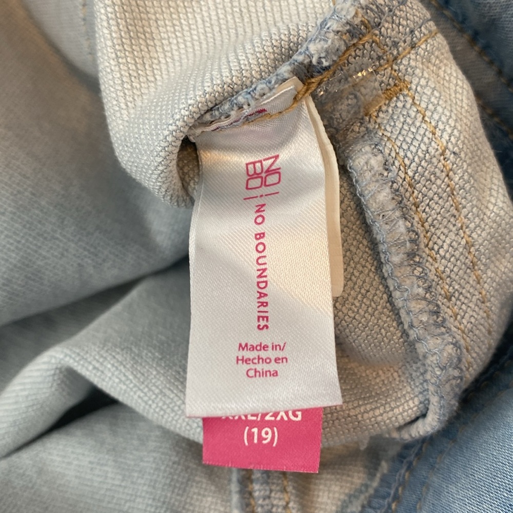Light Blue Denim Jeans - Picture 3 of 6